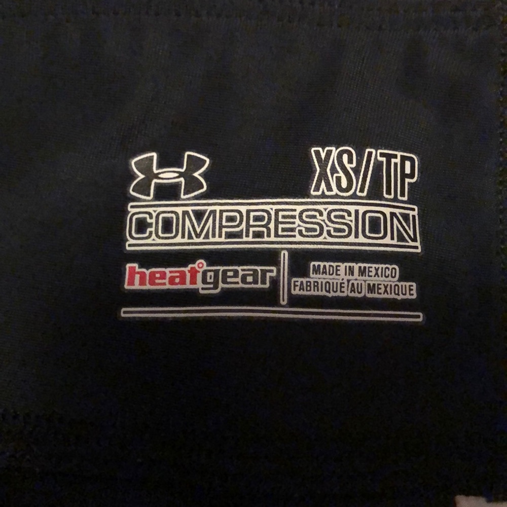 ⭐️SOLD⭐️Under Armour Capris - Picture 3 of 3